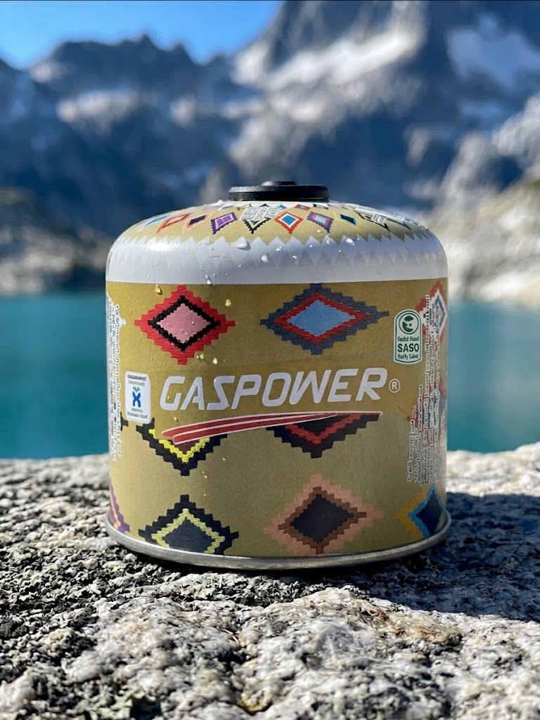 Gas canister screw top for camping